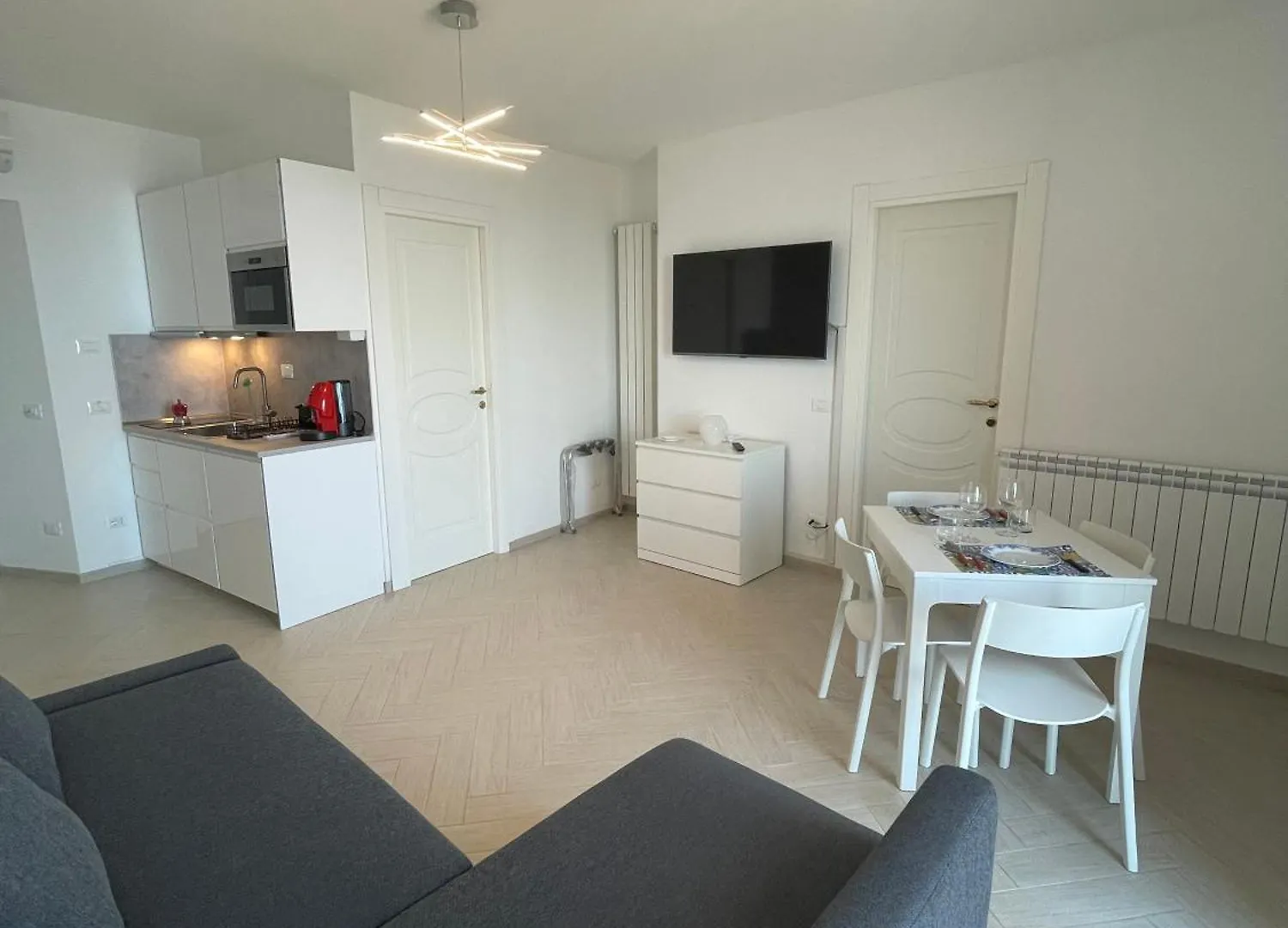 Pollina Suites & Apartments