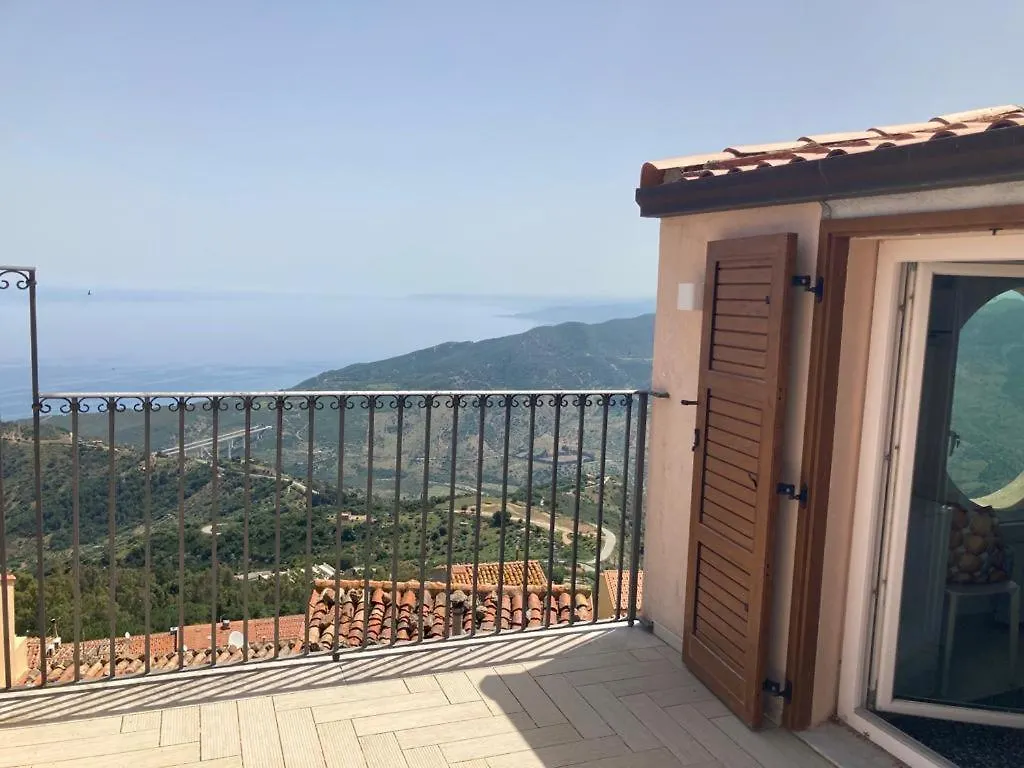 Pollina Suites & Apartments