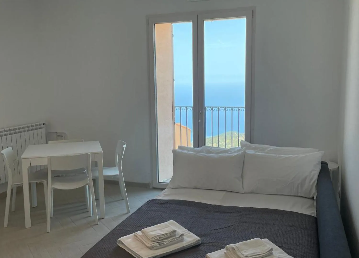 Pollina Suites & Apartments