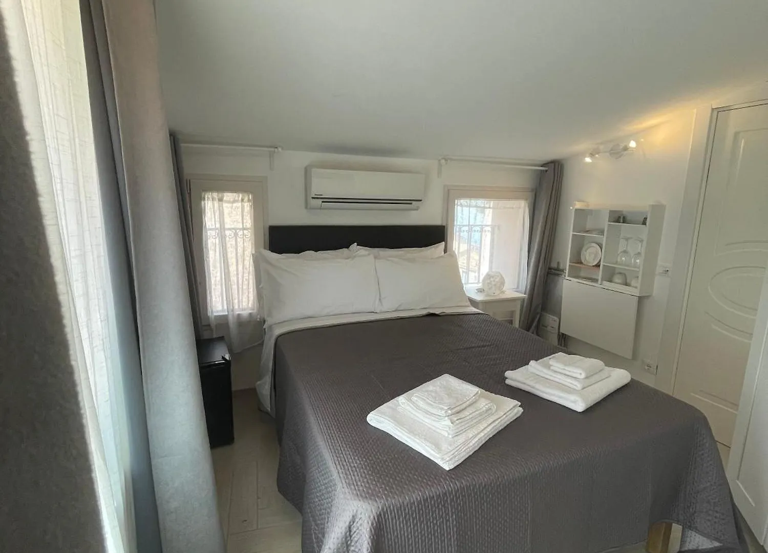 Pollina Suites & Apartments