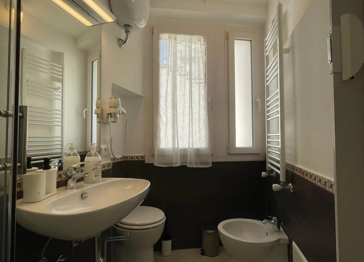 Pollina Suites & Apartments 0*,