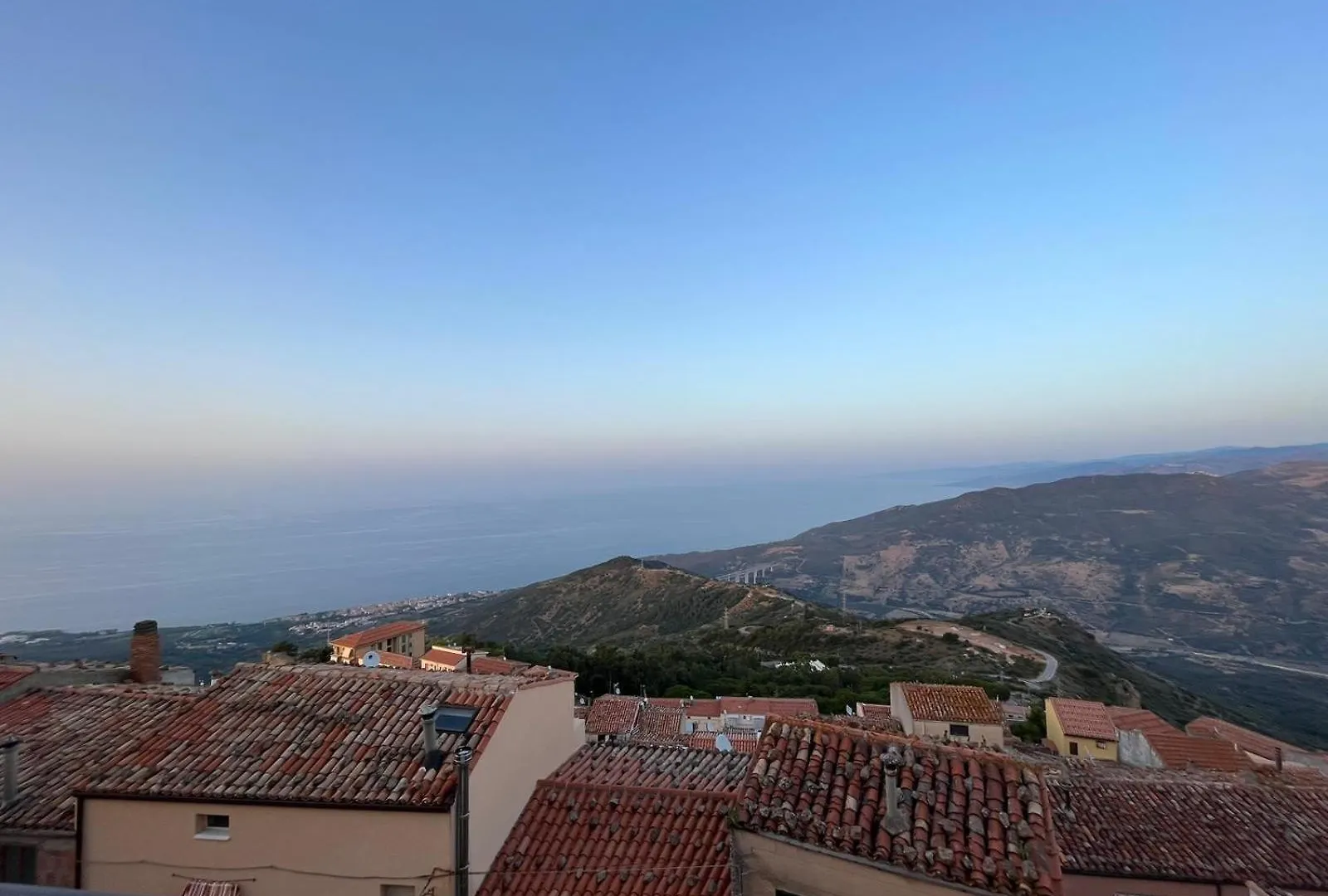 Pollina Suites & Apartments