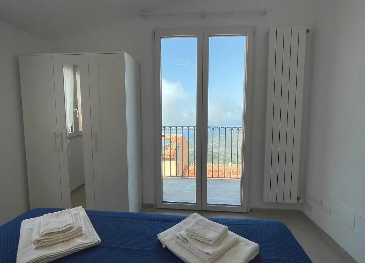 Pollina Suites & Apartments